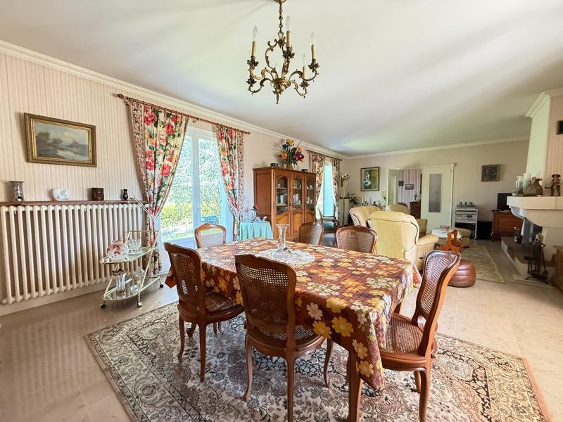 Maison - 317 m² - 10 pièces