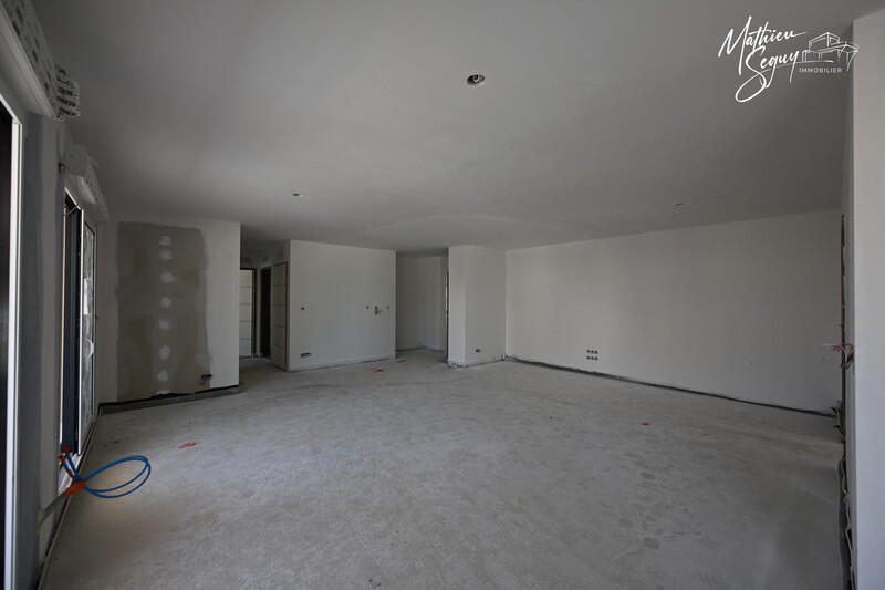 Appartement - 102 m² - 4 pièces