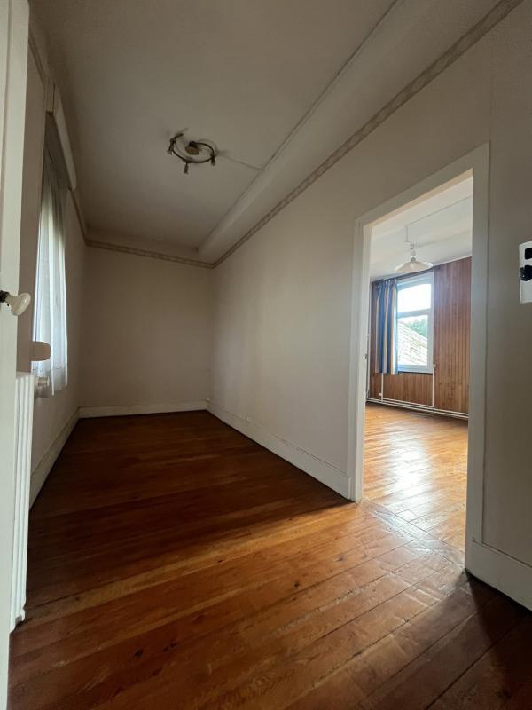 Maison - 212 m² - 8 pièces