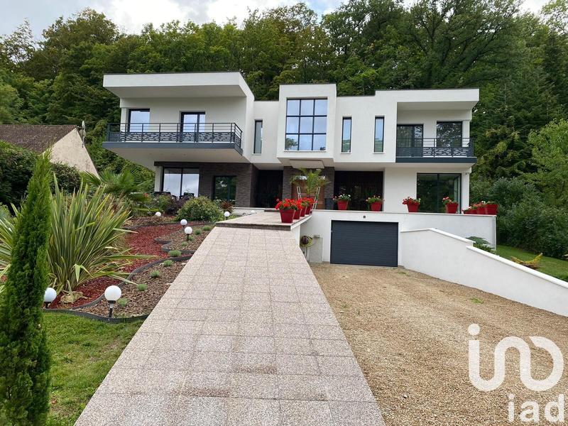 Maison de maîtres - 320 m² - 8 pièces