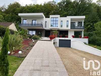 Maison de maîtres - 320 m² - 8 pièces