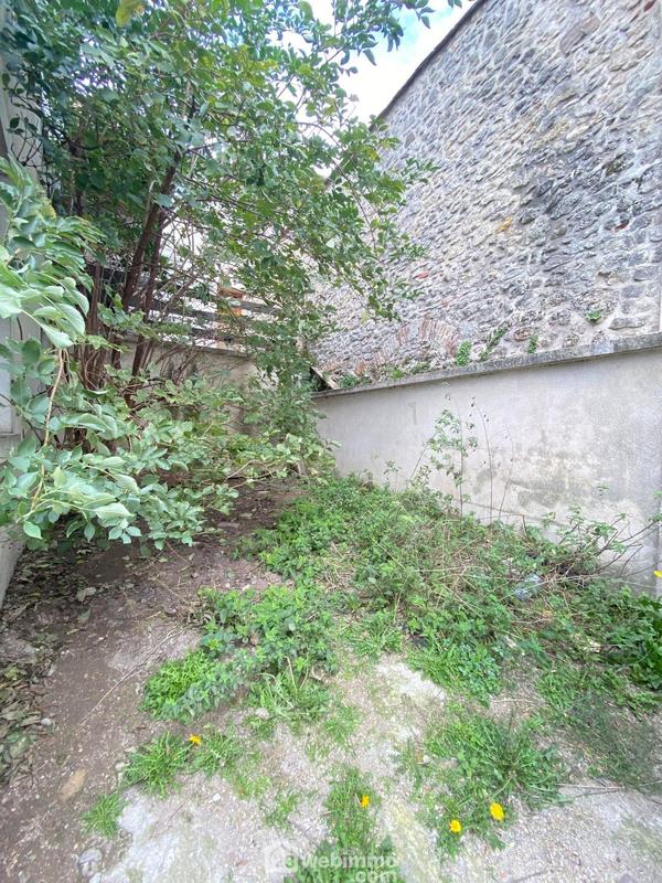 Maison de ville - 273 m² - 1 pièce