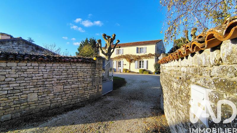 Maison - 170 m² - 9 pièces