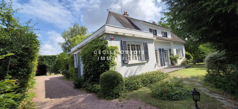 Maison - 201 m² - 7 pièces