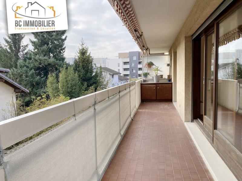 Appartement - 111 m² - 4 pièces