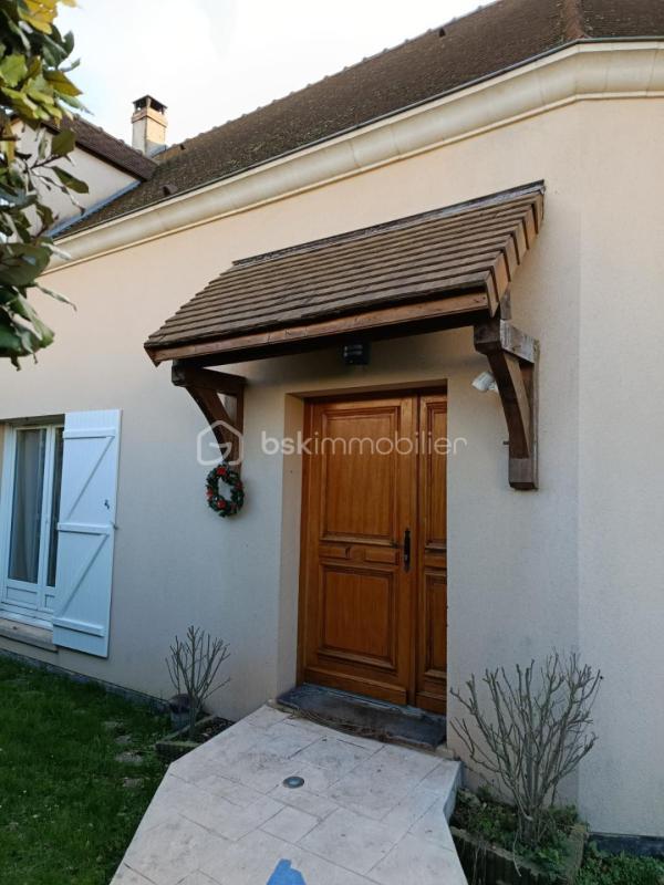 Maison - 185 m² - 8 pièces