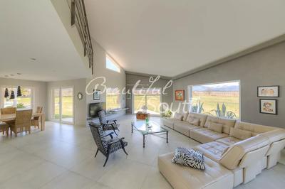 Maison - 279 m² - 6 pièces