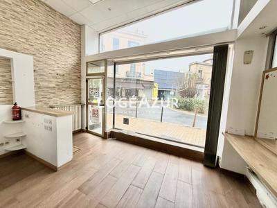 Local commercial - 57 m² - 3 pièces