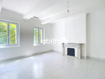 Appartement - 192 m² - 5 pièces