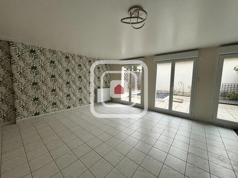 Maison - 201 m² - 7 pièces