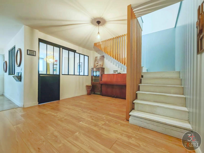 Maison - 160 m² - 6 pièces