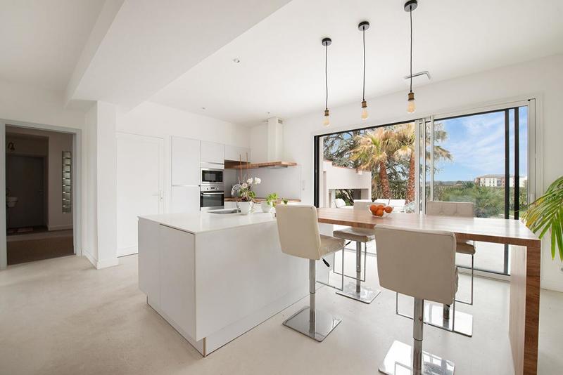 Villa - 250 m² - 8 pièces