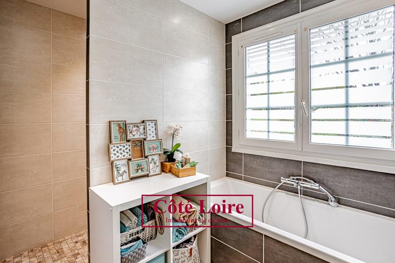 Maison - 300 m² - 11 pièces