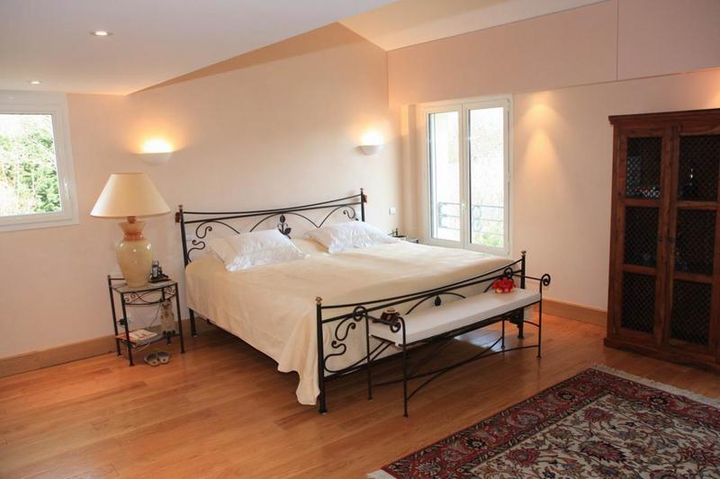 Maison - 750 m² - 15 pièces