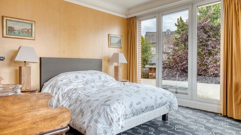 Maison - 270 m² - 8 pièces