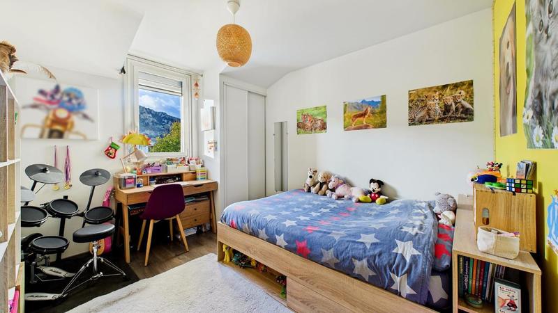 Appartement - 125 m² - 6 pièces