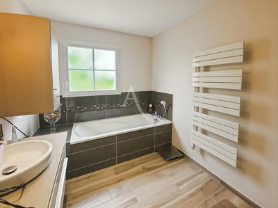 Maison - 124 m² - 4 pièces