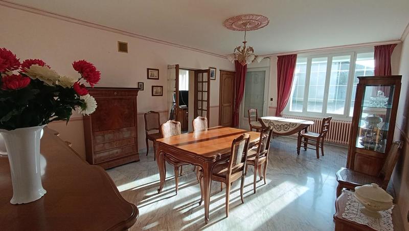 Maison - 161 m² - 7 pièces