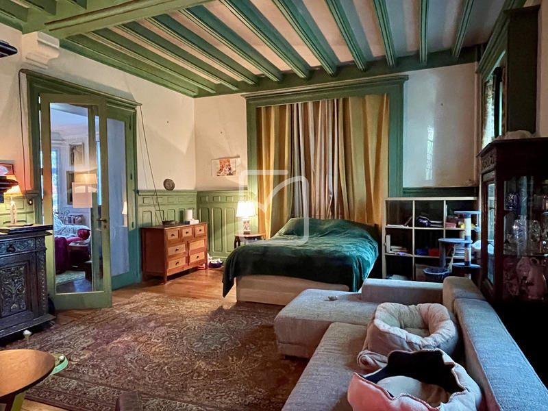 Maison - 525 m² - 16 pièces