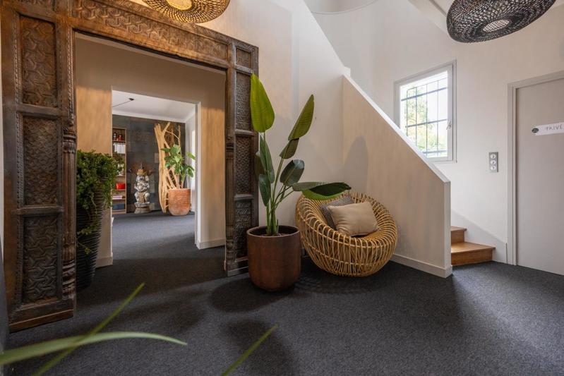 Maison - 285 m² - 11 pièces