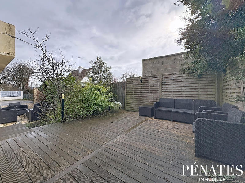 Maison - 203 m² - 10 pièces