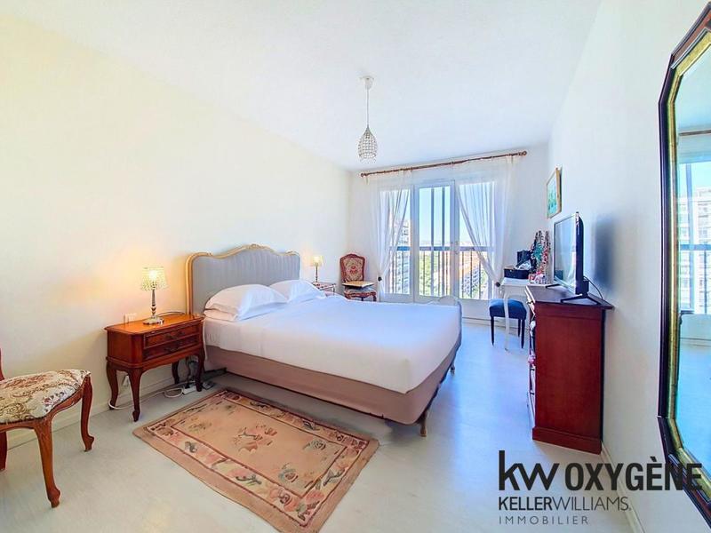 Appartement - 103 m² - 5 pièces