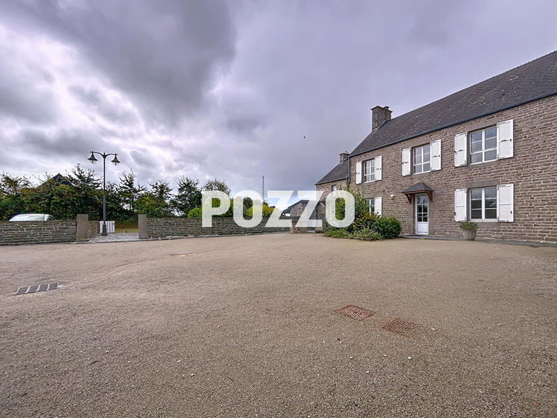 Maison - 394 m² - 16 pièces