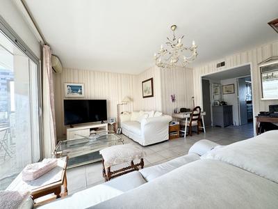 Appartement - 99 m² - 5 pièces