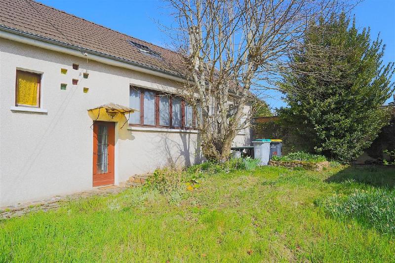Maison - 95 m² - 6 pièces