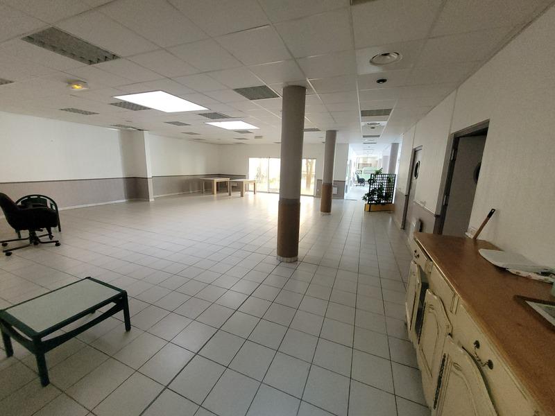 Local d'activité / Entrepôt - 434 m² - 10 pièces