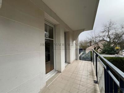 Appartement - 84 m² - 3 pièces