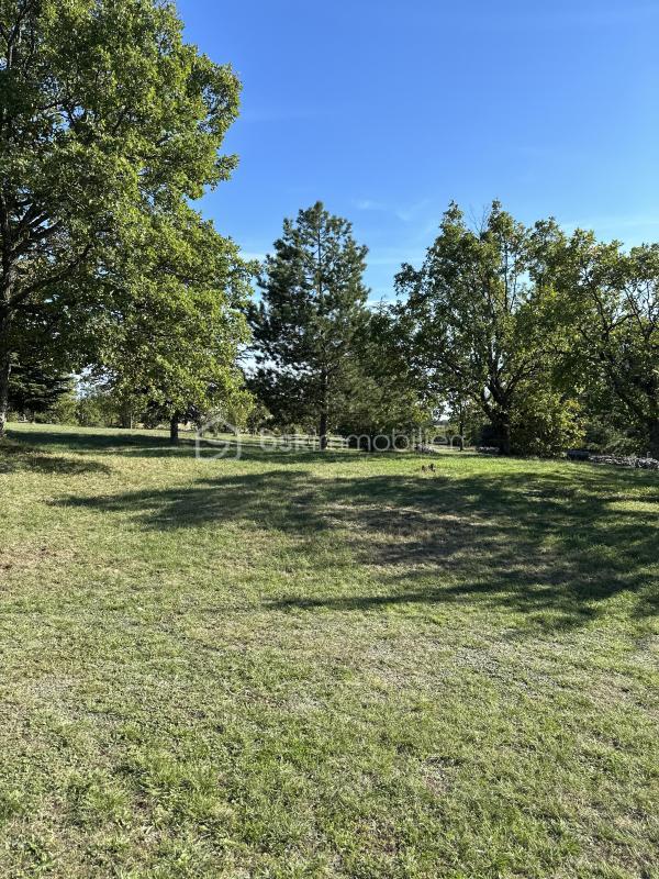 Demeure - 250 m² - 6 pièces