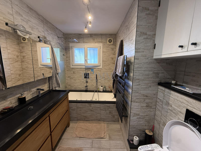 Maison - 173 m² - 7 pièces