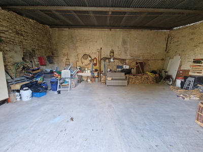 Hangar - 86 m² - 2 pièces