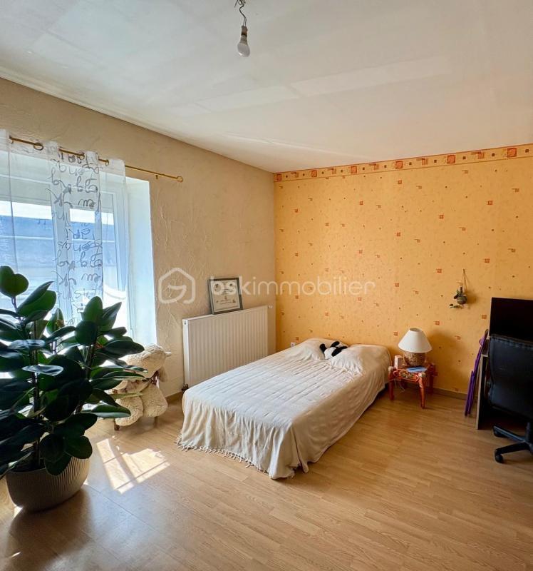 Maison traditionnelle - 245 m² - 7 pièces