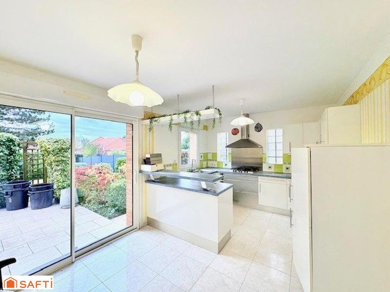 Maison - 201 m² - 9 pièces