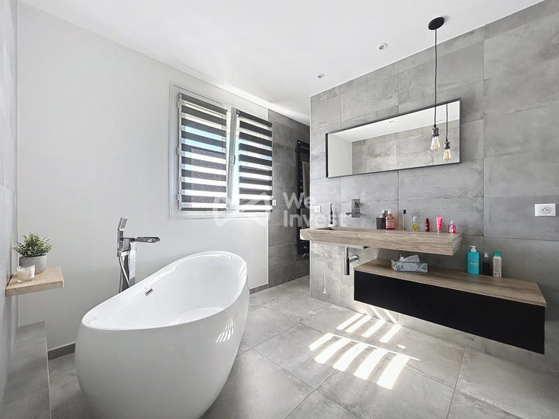 Villa - 197 m² - 7 pièces