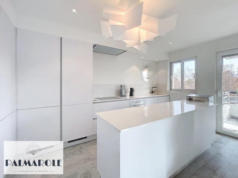 Appartement - 85 m² - 3 pièces