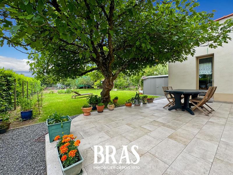 Maison - 160 m² - 10 pièces