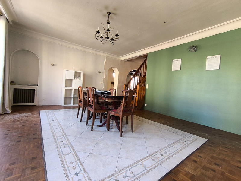 Appartement - 266 m² - 9 pièces