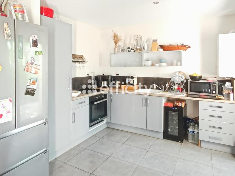 Maison - 232 m² - 12 pièces