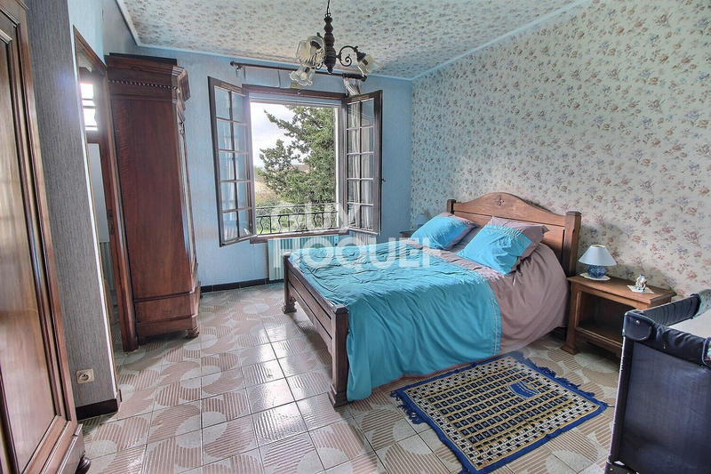 Maison - 298 m² - 11 pièces