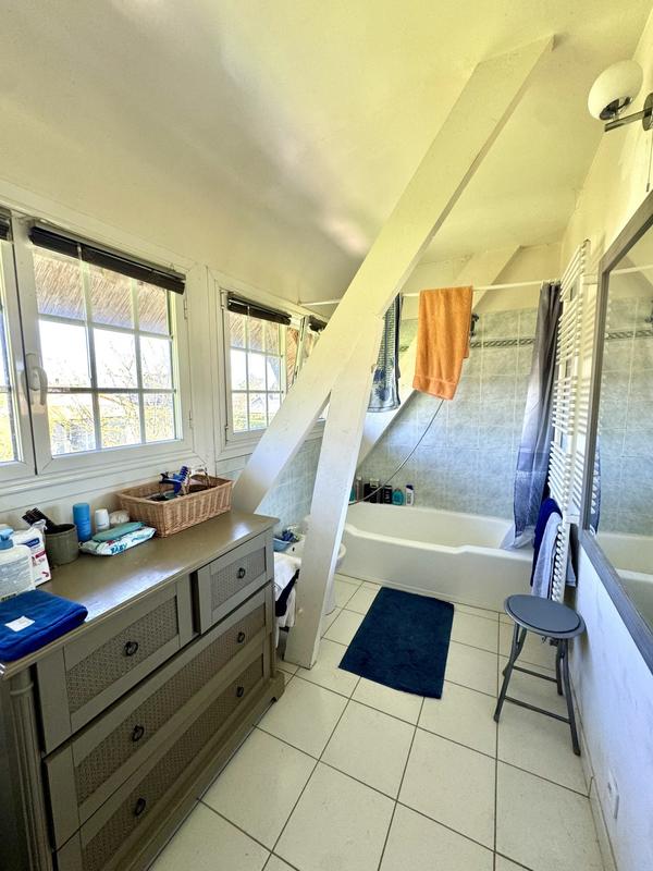 Maison traditionnelle - 141 m² - 6 pièces