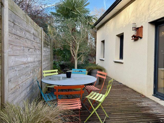 Maison - 227 m² - 9 pièces