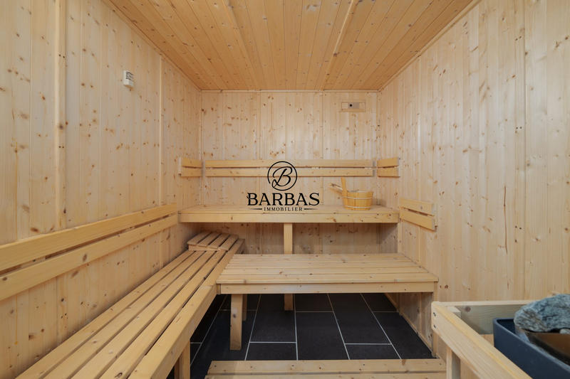 Duplex - 302 m² - 10 pièces