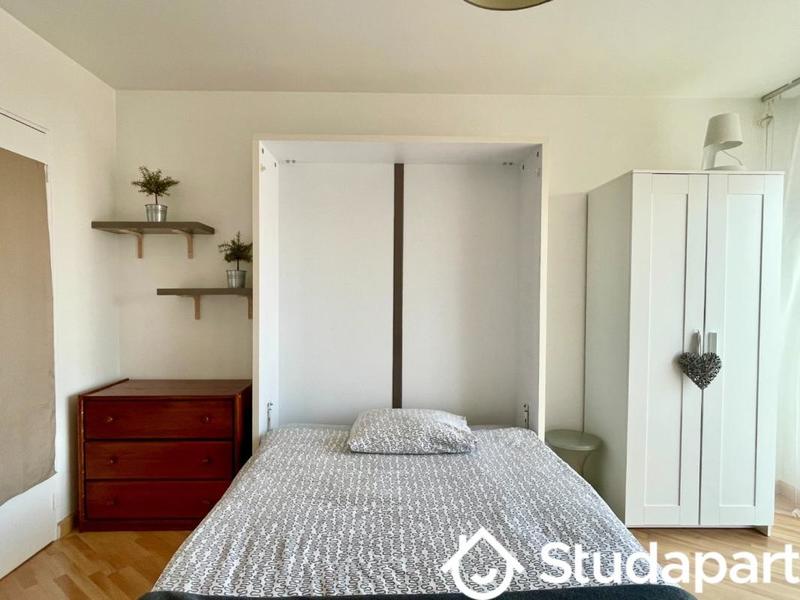 Chambre - 9 m² - 1 pièce