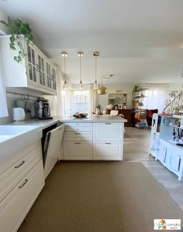 Maison - 143 m² - 7 pièces