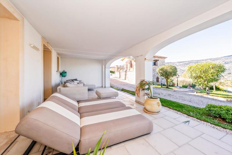 Villa - 300 m² - 6 pièces