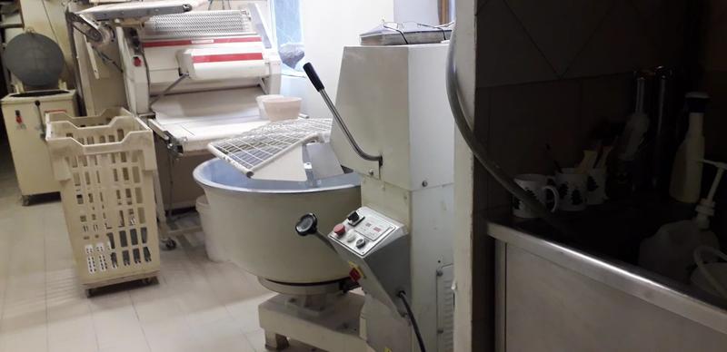 Magasins - 1 500 m² - 10 pièces