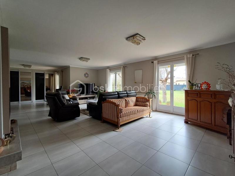 Maison traditionnelle - 168 m² - 4 pièces